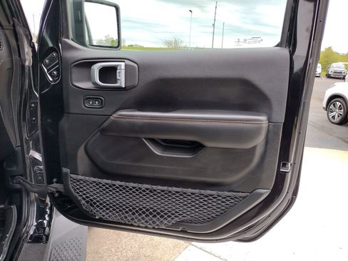 Used 2021 Jeep Gladiator Mojave w/ Dual Top Group AWD/4WD image 18