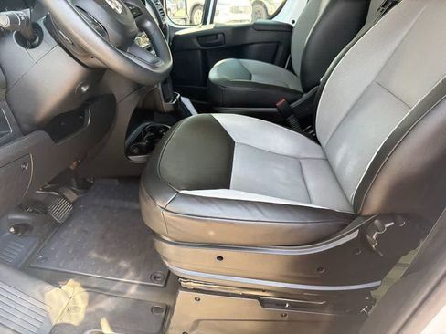 Used 2025 RAM ProMaster 2500 w/ Convenience Group FWD image 10