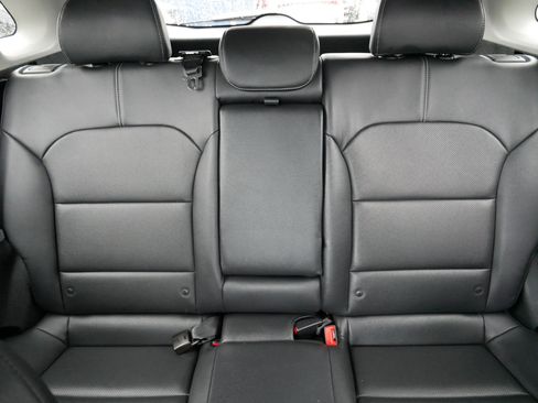 Certified 2022 Kia Niro Touring Special Edition image 13