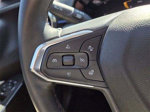 Used 2025 Chevrolet Trax LT w/ LT Convenience Package image 38