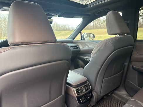 Certified 2024 Lexus RX 350 FWD w/ Convenience Package image 19