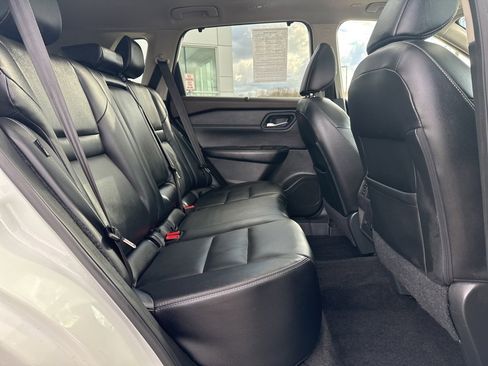 Used 2022 Nissan Rogue SL w/ SL Premium Package image 15