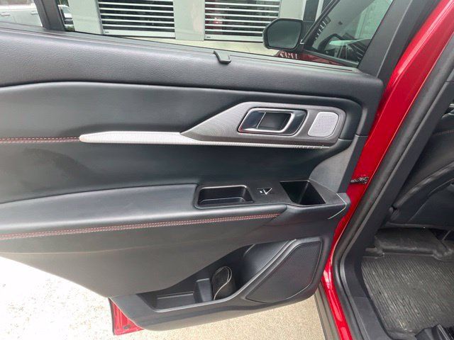 Used 2025 Ford Explorer ST AWD/4WD image 28