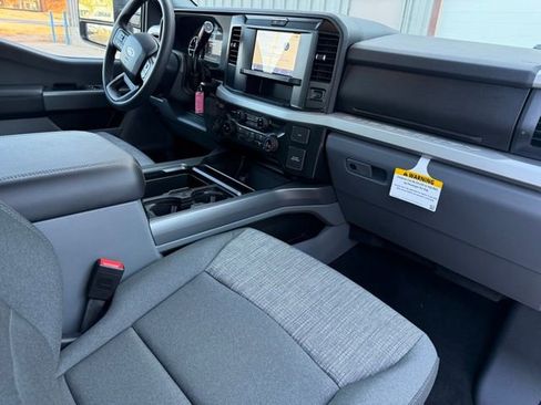 New 2026 Ford F250 XLT w/ FX4 Off-Road Package image 12