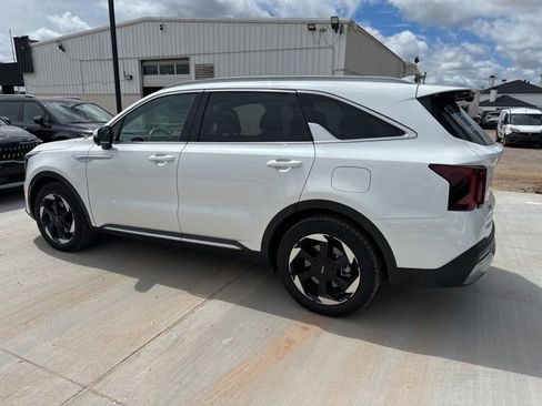Certified 2025 Kia Sorento SX Prestige AWD/4WD image 17