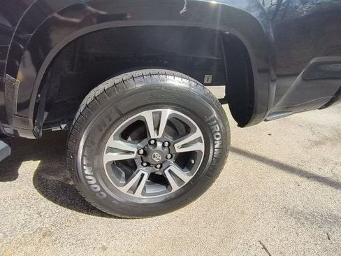 Used 2016 Toyota Tacoma TRD Sport w/ Towing Package image 21