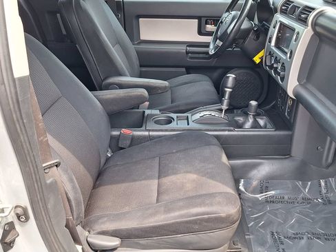 Used 2007 Toyota FJ Cruiser 4WD w/ Upgrade Pkg 1 image 22