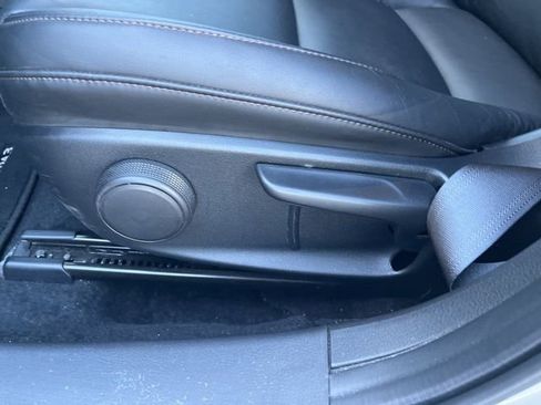 Used 2023 MAZDA MAZDA3 s image 8