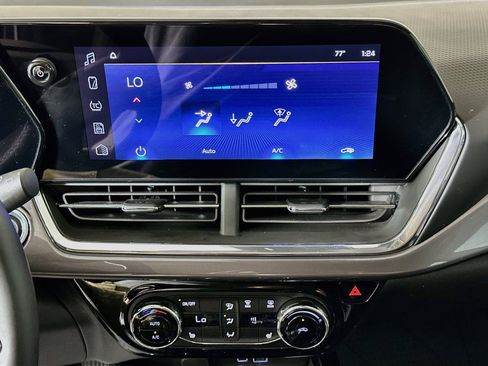 Used 2025 Chevrolet Trax ACTIV FWD image 23