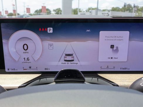 Used 2025 Genesis GV80 2.5T Advanced AWD/4WD image 13