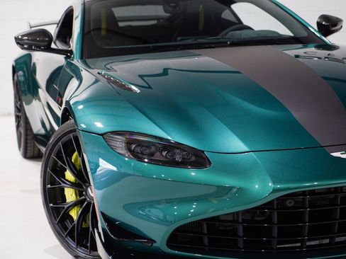 Used 2023 Aston Martin V8 Vantage Coupe image 26