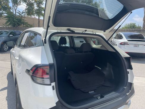 Used 2025 Kia Sportage LX FWD image 30