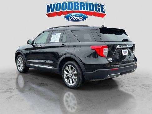 Used 2022 Ford Explorer XLT w/ Equipment Group 202A image 5