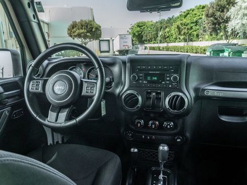 Used 2016 Jeep Wrangler Sport w/ Quick Order Package 24S AWD/4WD image 19