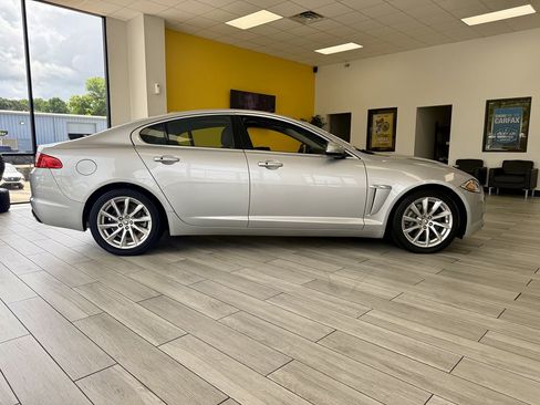 Used 2012 Jaguar XF RWD image 5