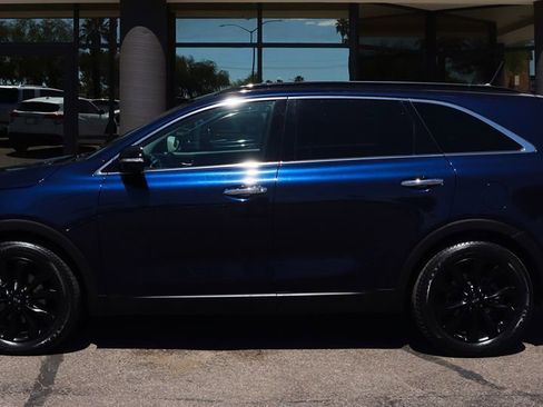 Used 2019 Kia Sorento S image 8