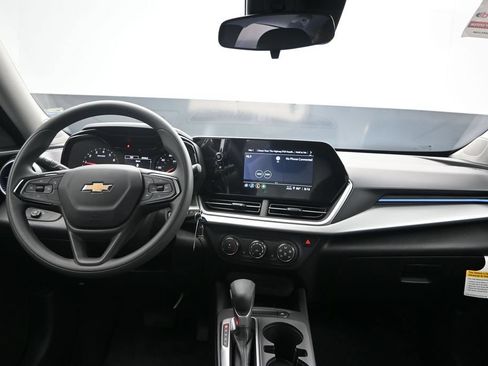 New 2026 Chevrolet Trax LS w/ LS Convenience Package FWD image 18