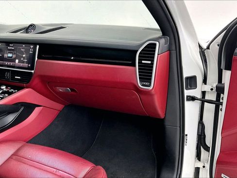 Used 2022 Porsche Cayenne S AWD/4WD image 20