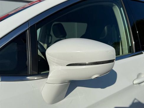 Used 2022 Chrysler Pacifica Touring-L w/ Uconnect Theater Family Group FWD image 11