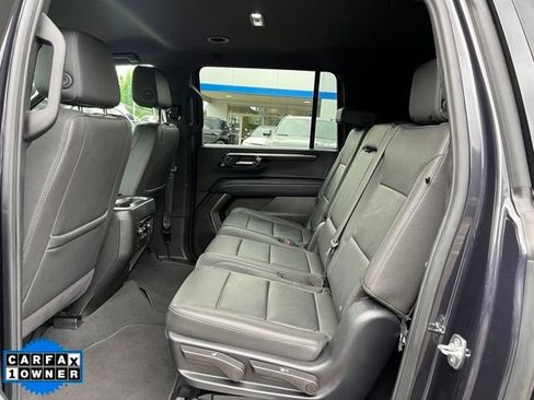 Used 2025 Chevrolet Suburban Z71 AWD/4WD image 13