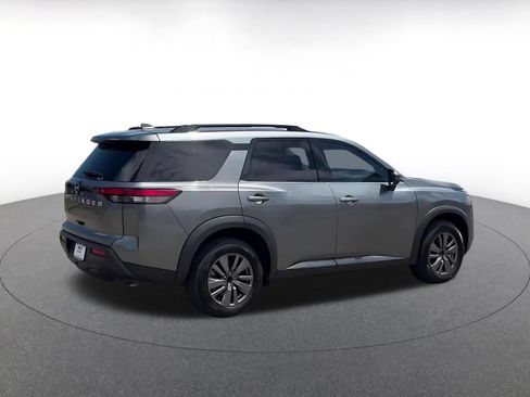 Used 2025 Nissan Pathfinder SV FWD image 12