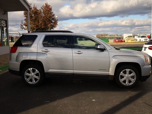 Used 2017 GMC Terrain SLE w/ Convenience Package FWD image 4