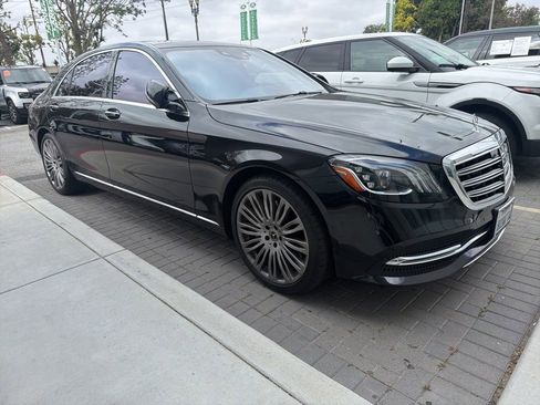 Used 2020 Mercedes-Benz S 560 Sedan image 2