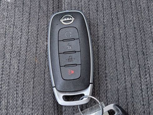 Certified 2023 Nissan Rogue SV image 32