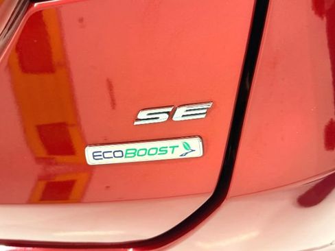Used 2017 Ford Fusion SE w/ Fusion SE Technology Package FWD image 7