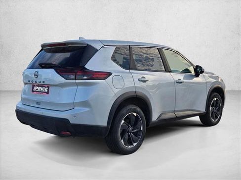 Used 2025 Nissan Rogue SV image 5