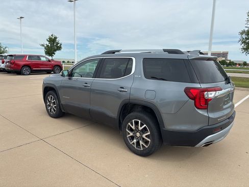 Used 2020 GMC Acadia SLE w/ Driver Convenience Package FWD image 3