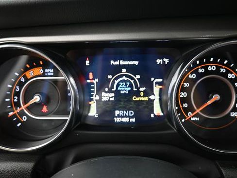 Used 2022 Jeep Wrangler Unlimited Sahara AWD/4WD image 10