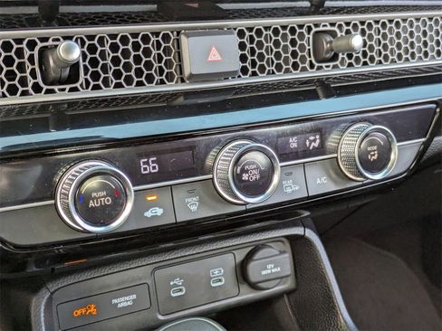 Used 2025 Honda Civic Sport image 22