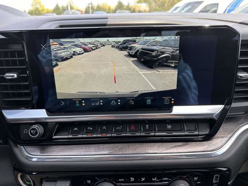 Used 2023 Chevrolet Silverado 1500 LTZ w/ Technology Package AWD/4WD image 24