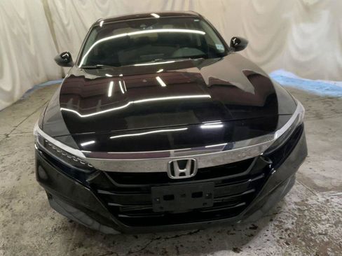Used 2018 Honda Accord Touring image 3