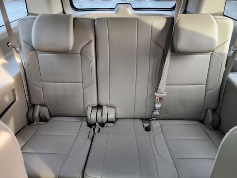 Used 2016 Chevrolet Suburban LT image 20