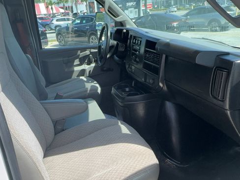 Used 2018 Chevrolet Express 3500 Extended w/ Driver Convenience Package RWD image 14