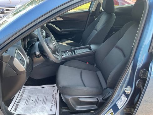 Used 2018 MAZDA MAZDA3 Sport FWD image 18