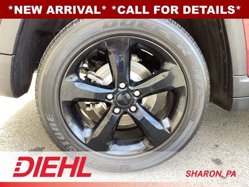 Used 2023 Jeep Grand Cherokee Limited w/ Luxury Tech Group II AWD/4WD image 6
