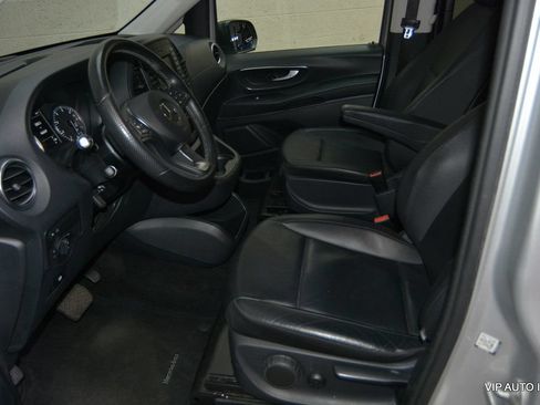 Used 2017 Mercedes-Benz Metris Passenger image 12