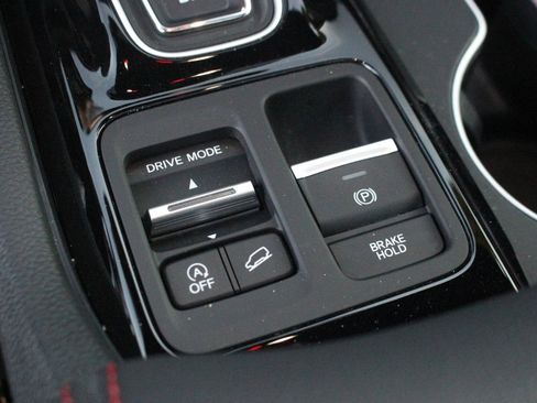 Used 2025 Honda Pilot Black Edition image 26