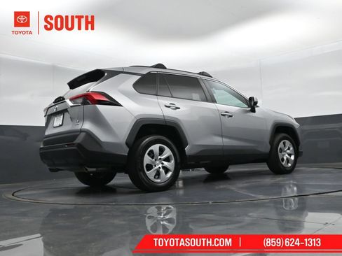 Used 2019 Toyota RAV4 LE w/ All Weather Liner Package AWD/4WD image 35