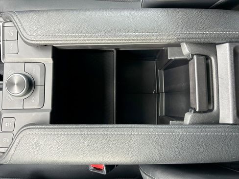 Used 2024 Toyota Grand Highlander AWD image 18