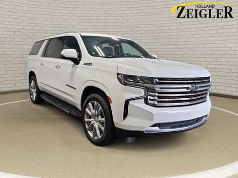 Used 2024 Chevrolet Suburban High Country w/ Max Trailering Package AWD/4WD image 3