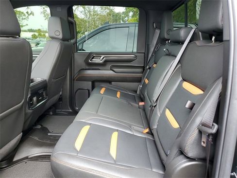 Used 2024 GMC Sierra 2500 AT4 w/ AT4 Premium Plus Package image 11