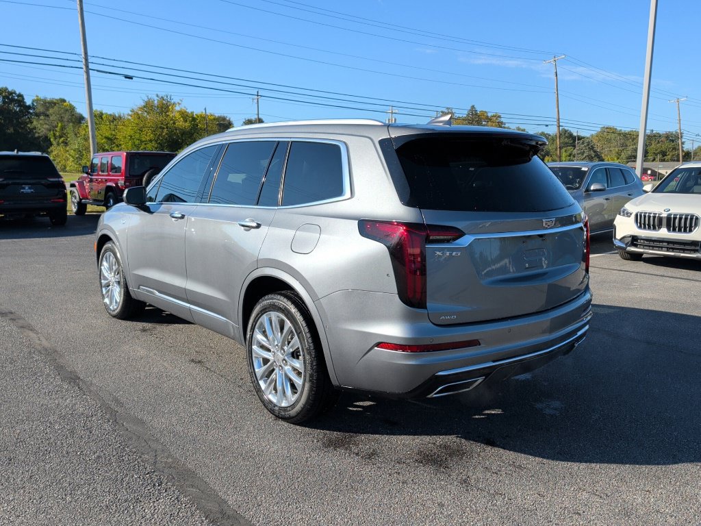 Used 2020 Cadillac XT6 Premium Luxury AWD/4WD image 4