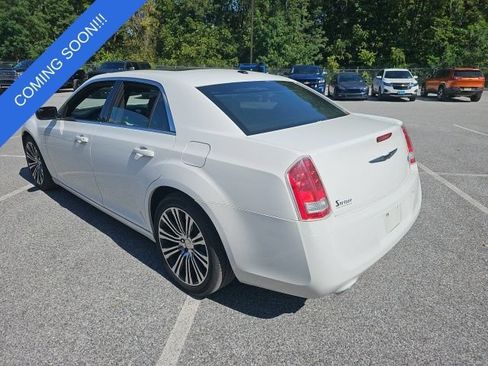 Used 2013 Chrysler 300 S w/ Luxury Group RWD image 5
