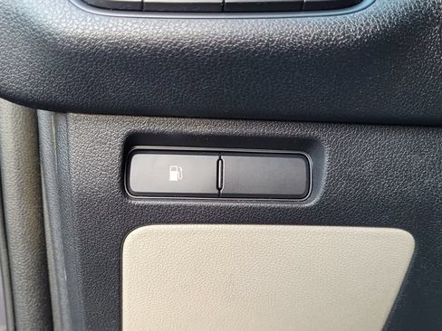 Used 2018 Kia Sorento FWD image 13