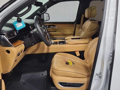 Used 2022 Jeep Grand Wagoneer Series III image 11