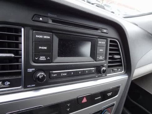 Used 2015 Hyundai Sonata SE image 8